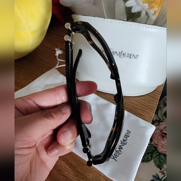 YSL Sunglasses - Picture 11 of 12